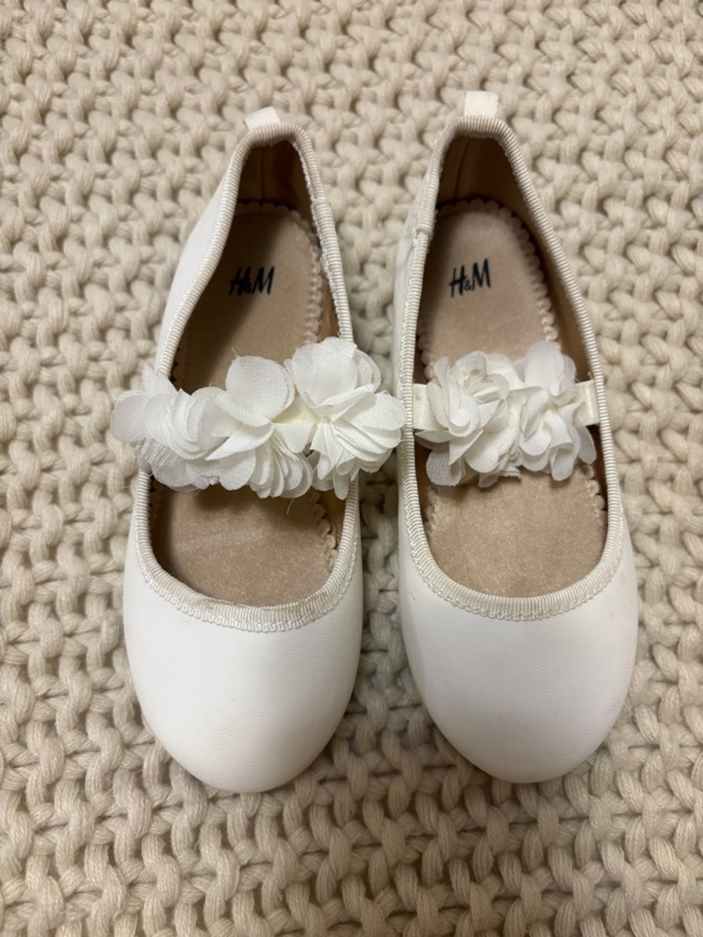H&M White Floral Strap Ballet Flats